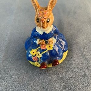 Daisie Bunnykins Figurine Spring Time Doulton & Co Limited